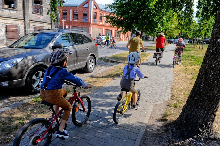 Ceļā devies Jelgavas retro velobrauciens (FOTO)