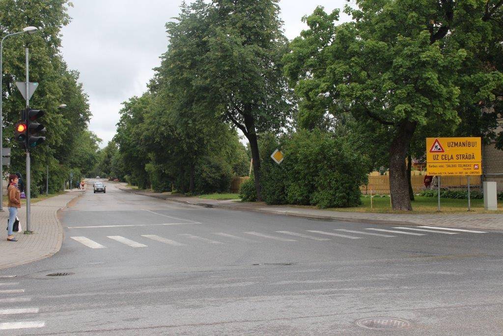 Remonta dēļ slēgs satiksmi Uzvaras ielā Dobelē