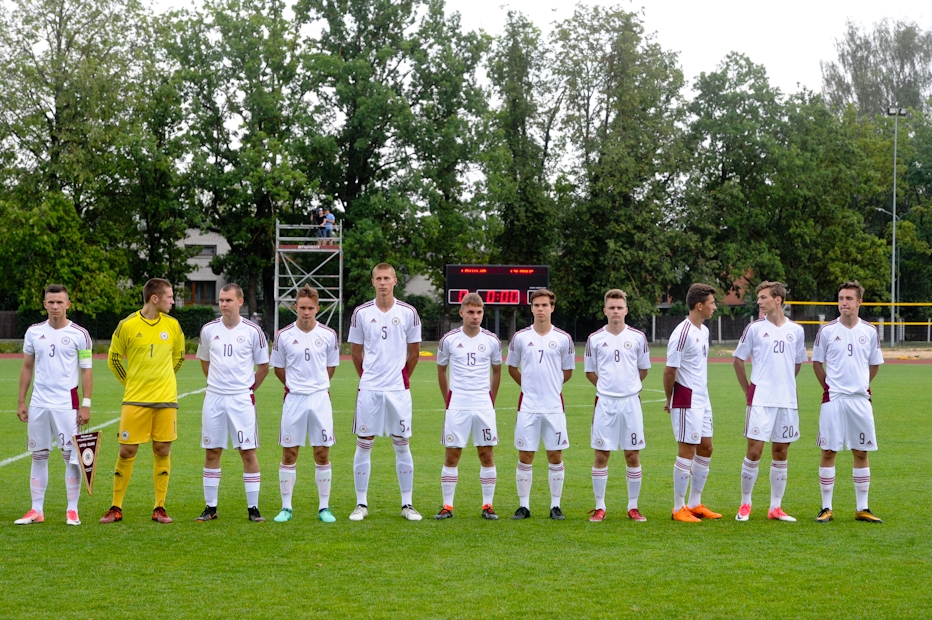 Latvijas U-18 futbolisti pārbaudes spēlē zaudē Islandes vienaudžiem (FOTO)