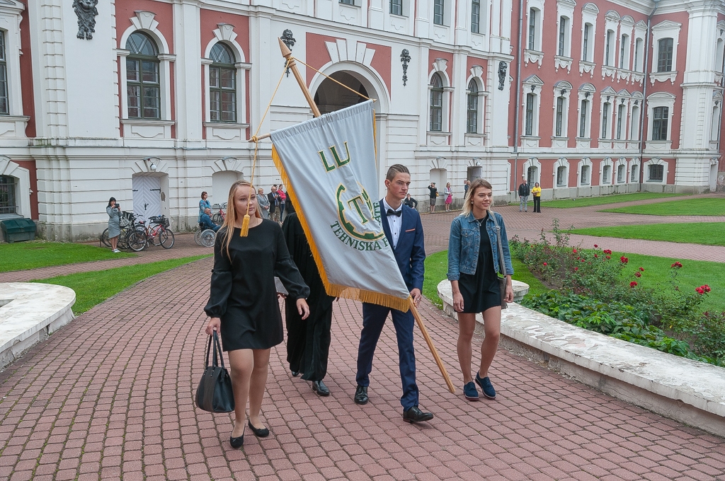 Arī studenti sāk jauno mācību gadu (FOTO)