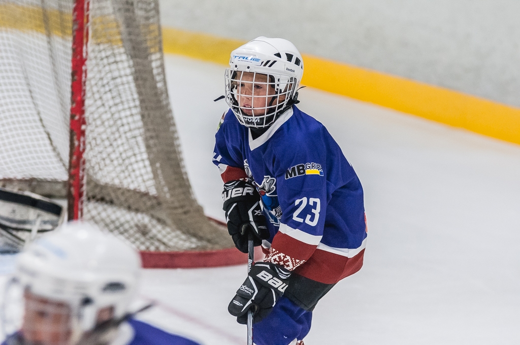 Jelgavas jaunie hokejisti zaudē un uzvar (FOTO)