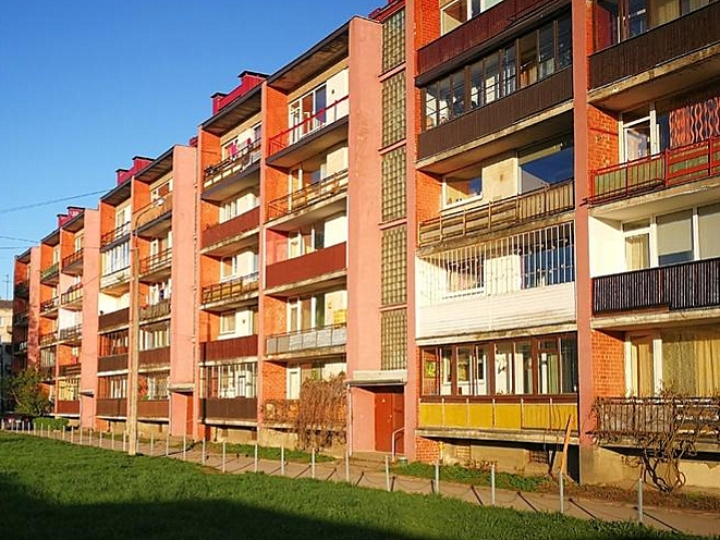 Augustā Jelgavā palielinājušās sērijveida dzīvokļu cenas