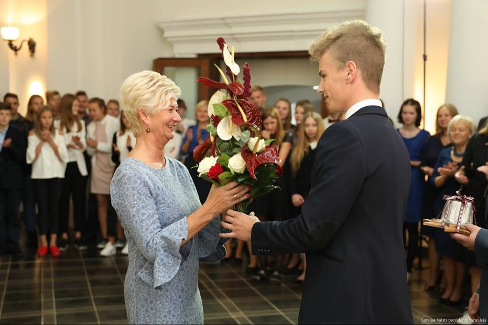 Iniciatīvas “Nacionālo dārgumu jaunatklāšana” aktīvākie dalībnieki viesojas Rīgas pilī (FOTO)