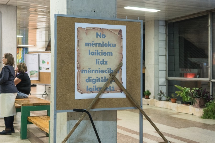 Zinātnieku naktī – no vēsturiskām ierīcēm līdz moderniem pārtikas produktiem (FOTO)