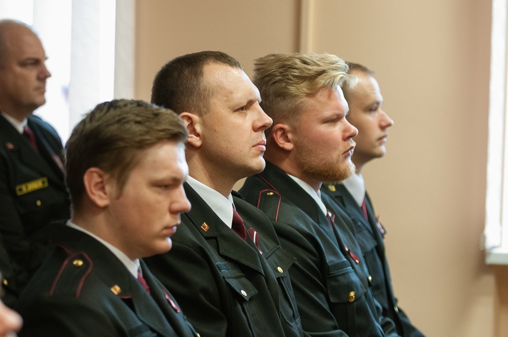 Jelgavā apbalvo ugunsdzēsējus glābējus un VUGD sadarbības partnerus (FOTO)