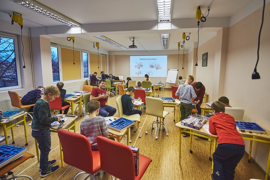Jelgavas Tehnoloģiju vidusskolā kopš septembra var apgūt tehniskās jaunrades programmu (FOTO)