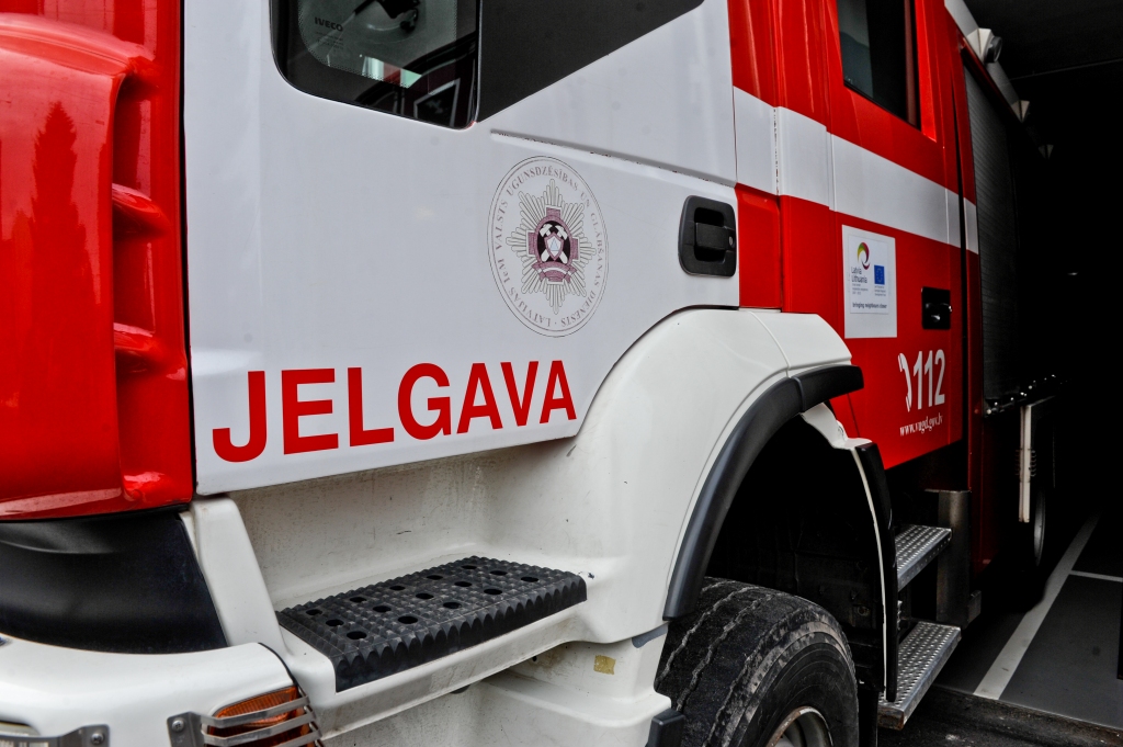 Aizvadītajās diennaktīs Zemgalē dzēsti deviņi ugunsgrēki