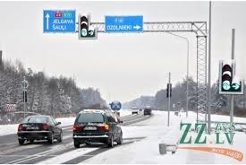Šorīt apgrūtināti braukšanas apstākļi uz šosejas Rīga – Jelgava