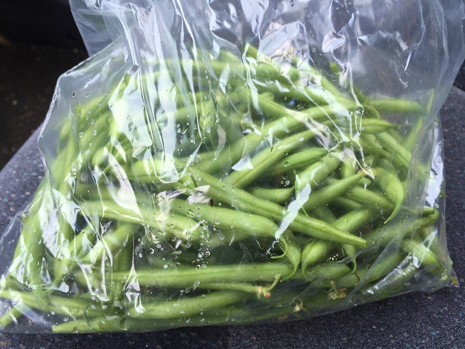 Veikalos būs aizliegts izsniegt bezmaksas plastmasas maisiņus