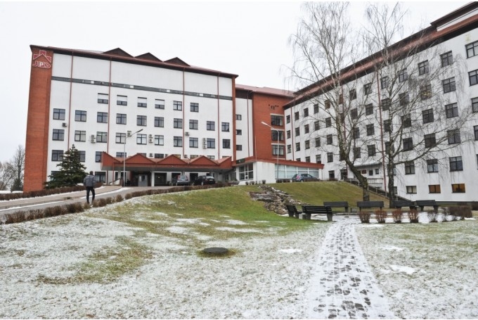 Jelgavas slimnīcas vadītājs: Joprojām nezinām, ar kādiem līdzekļiem varam rēķināties