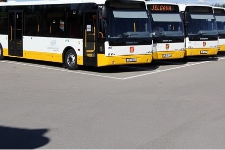 Jelgavā autobusā krīt sieviete; policija lūdz atsaukties aculieciniekus