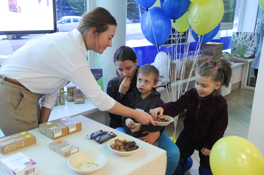 Jelgavas Lielā aptieka svin Aptiekas svētkus ar profilaktiskiem veselības rādītāju mērījumiem (FOTO)