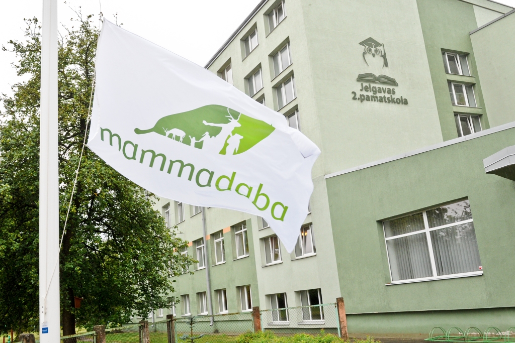 Jelgavas 2.pamatskolas skolēnu vecāki protestē pret iespējamo skolas reorganizāciju