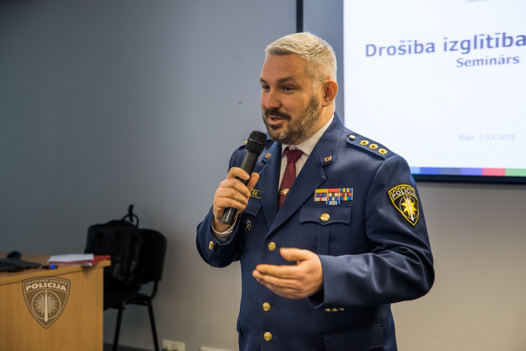 Valsts policija sagatavojusi rokasgrāmatu drošības izvērtēšanai skolās