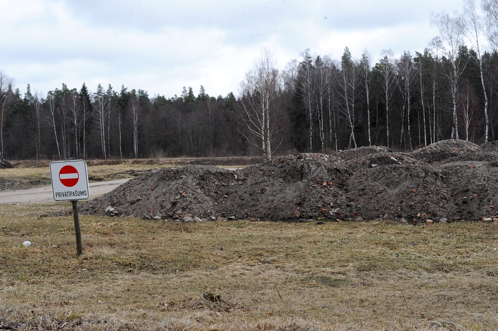 Grunts no būvlaukuma “paceļ” domes priekšsēdētāja īpašumu (FOTO)