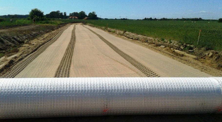 Īstenos Jelgavas novada lauku ceļu infrastruktūras pārbūves projektu