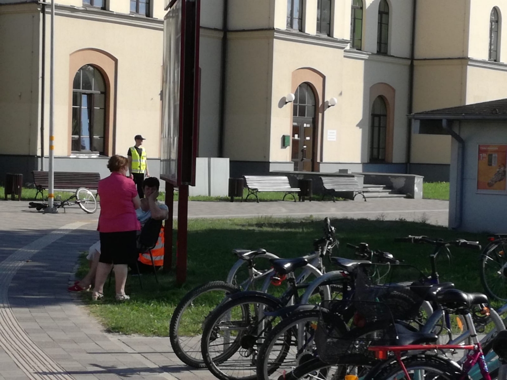 Drošības risku dēļ slēgta dzelzceļa stacijas ēka  (PAPILDINĀTA)
