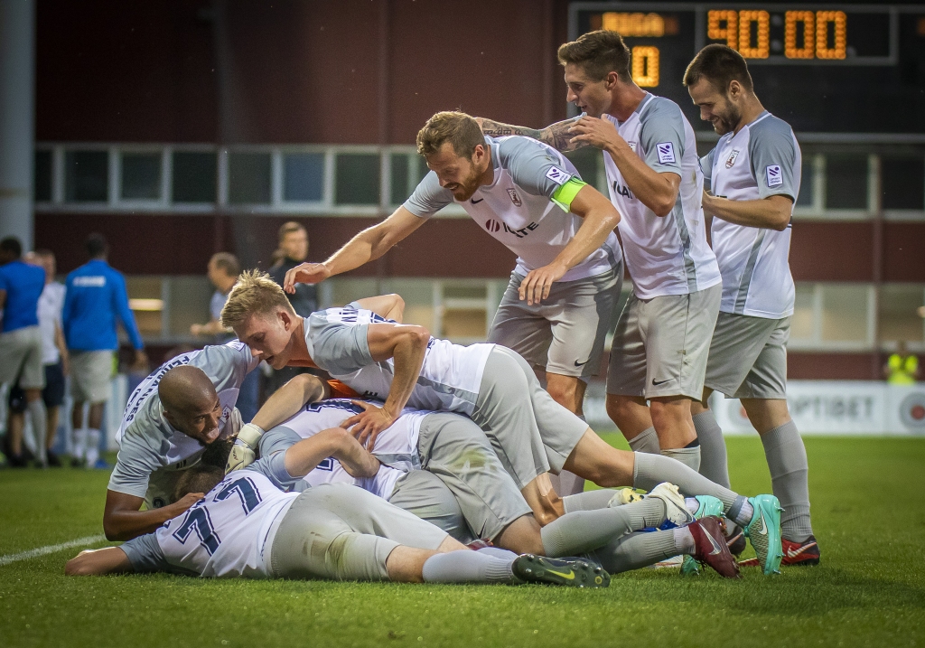"Jelgavas" futbolisti iekļūst Latvijas kausa pusfinālā