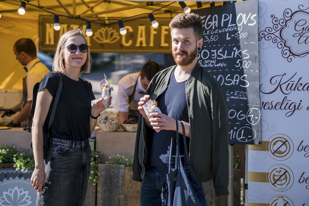 Vegānfestivāls pulcē jau 5000 apmeklētāju (FOTO)