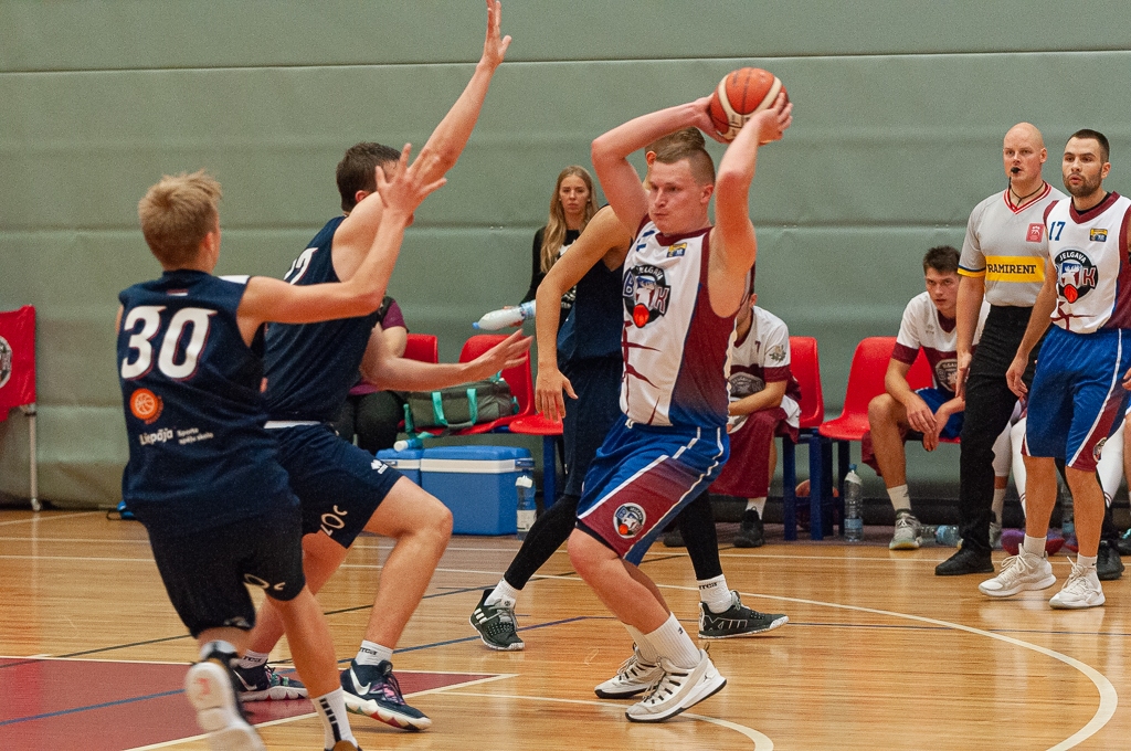 Basketbola komanda «Jelgava/LLU» priecē fanus un izcīna uzvaru (FOTO)