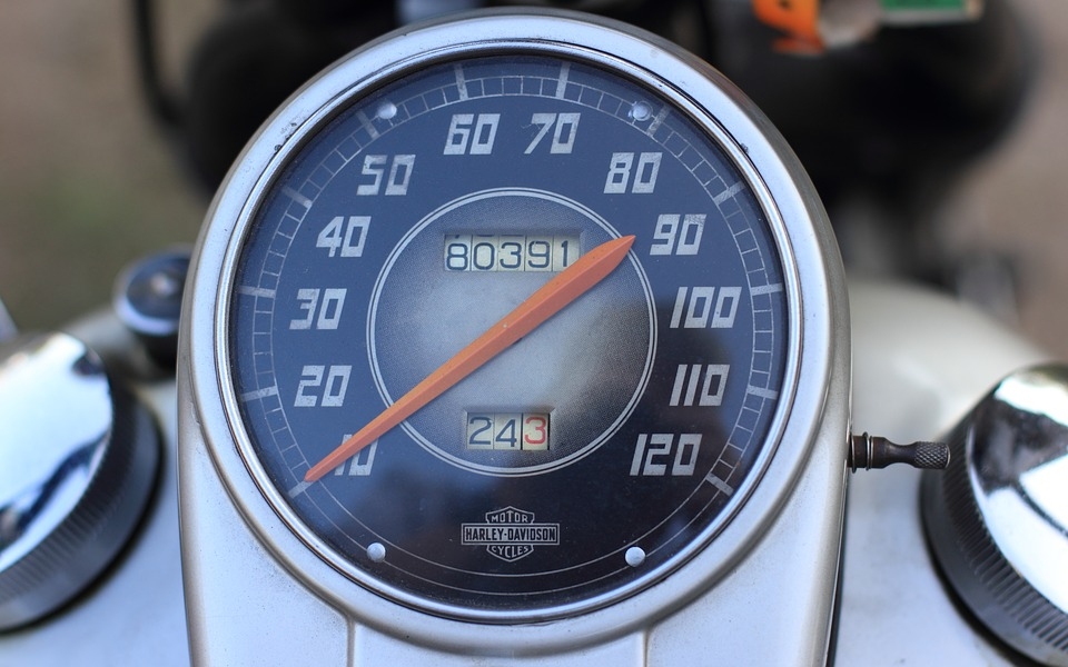Autovadītāju ievērībai: maksimālais braukšanas ātrums uz visiem galvenajiem autoceļiem no šodienas ir 90 km/h