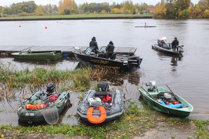 Lielupes ūdeņos Jelgavā sestdien noteiks veiksmīgāko līdaku ķeršanā
