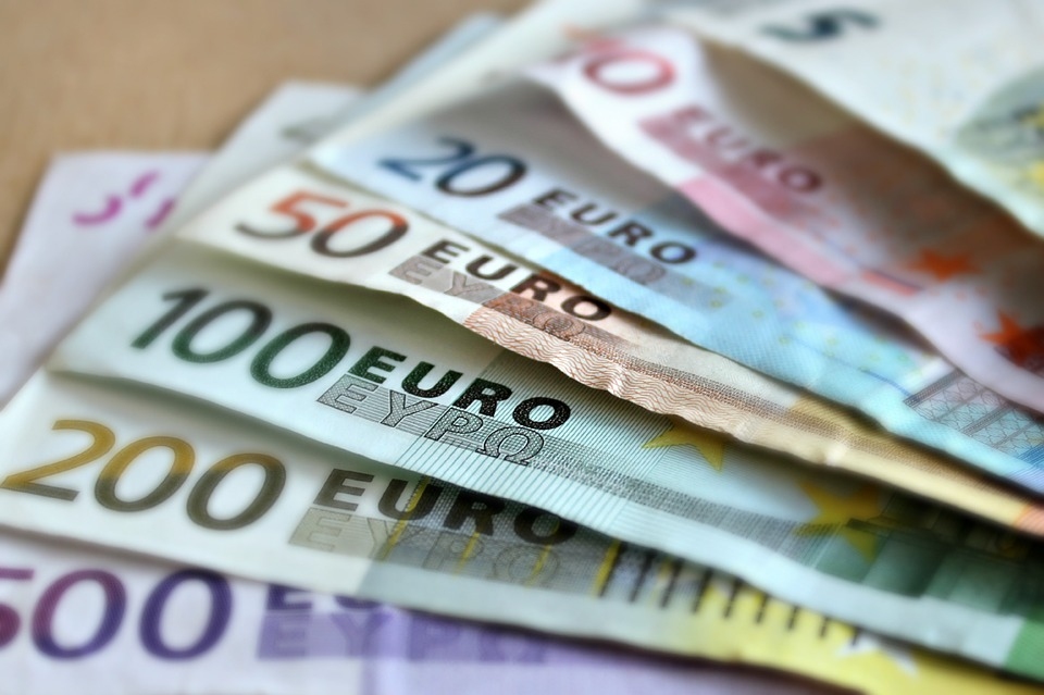 Nākamā gada valsts budžeta projekts sāk izvērtēšanas ceļu parlamentā