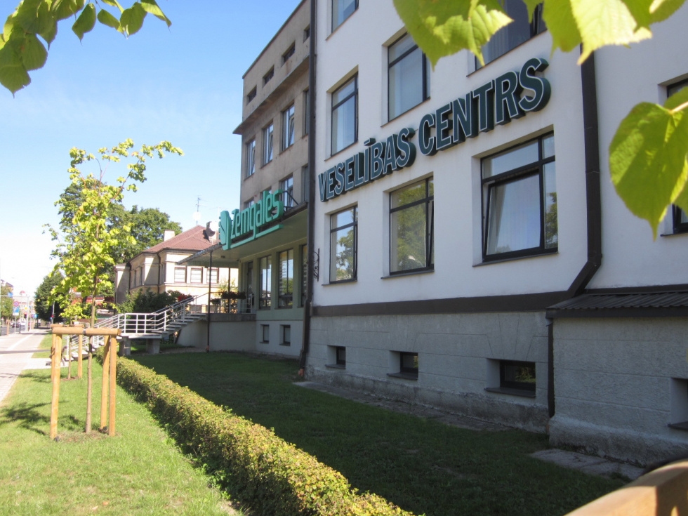 Ozolnieku novada pašvaldībai neizdodas pārdot veselības centra kapitāldaļas; lielākajam līdzīpašniekam daļas neesot piedāvātas