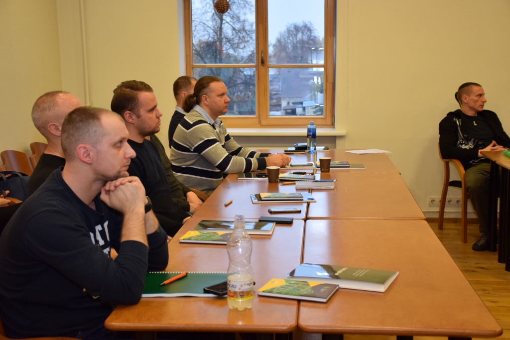 LLU uzsāk jaunu apmācības programmu kokapstrādes nozarē