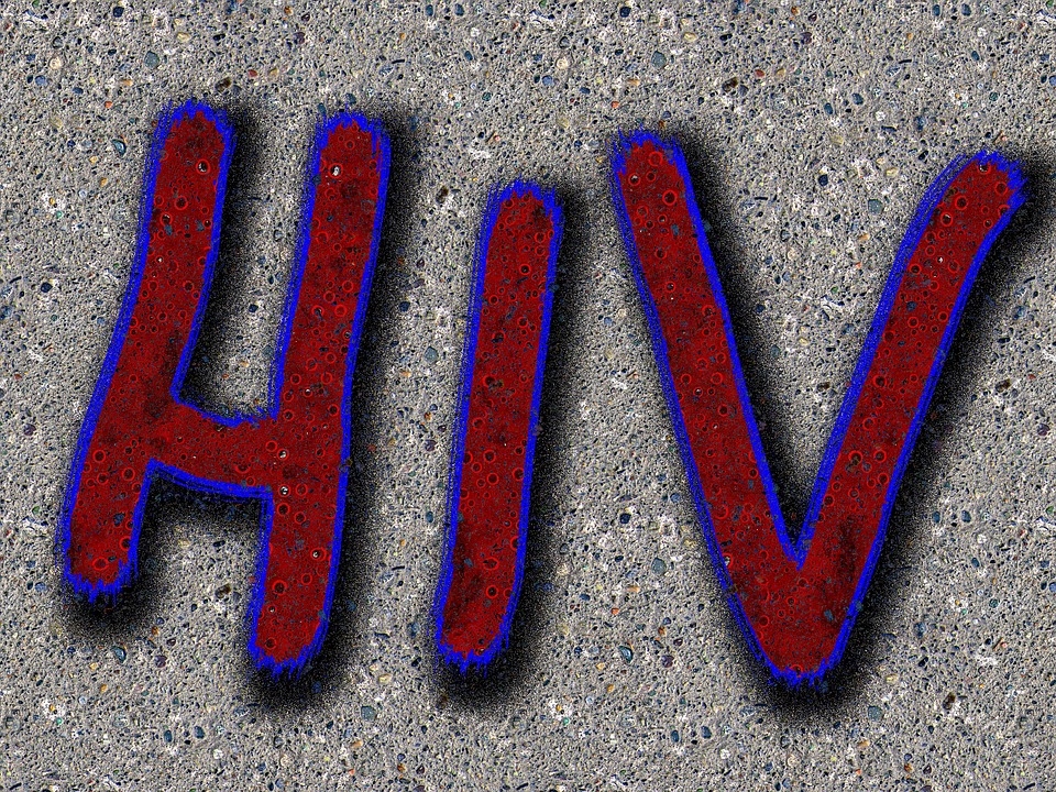 Pētījums: Daļa iedzīvotāju uzskata, ka ar HIV var inficēties no kukaiņu kodumiem un saskarē ar kanalizāciju