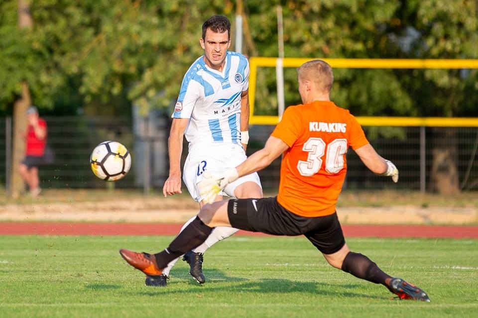 "Jelgavas" futbolisti palīdz saglabāt RFS cerības uz čempiona titulu
