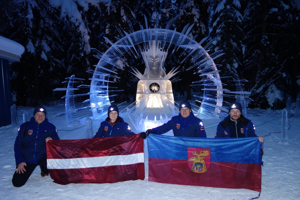 Jelgavas komanda Aļaskas ledus skulptūru čempionātā izcīnījusi 1.vietu