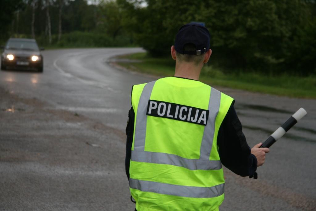 Līgo dienā ar vairāk nekā 1,5 promiļu reibumu pie stūres bija sēdušies trīs autovadītāji