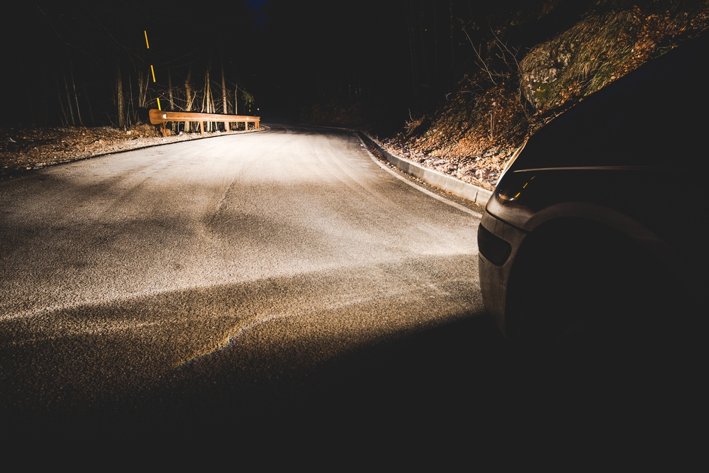 Kādas auto spuldzes vislabāk izvēlēties braukšanai tumsā?