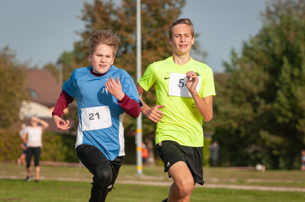 Pārlielupes pļavā – rudens kross (FOTO)