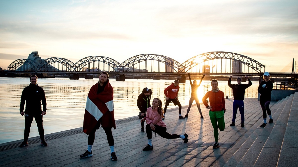 Iedzīvotāji valsts svētkos aicināti piedalīties sportiskajā izaicinājumā "Brīvības skrējiens"