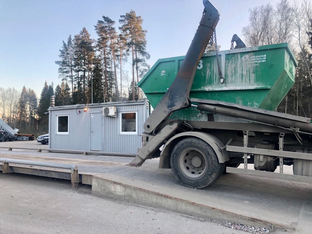 Jelgavā atkritumu izvešana turpināsies arī svētkos; aicina izmantot mobilo lietotni