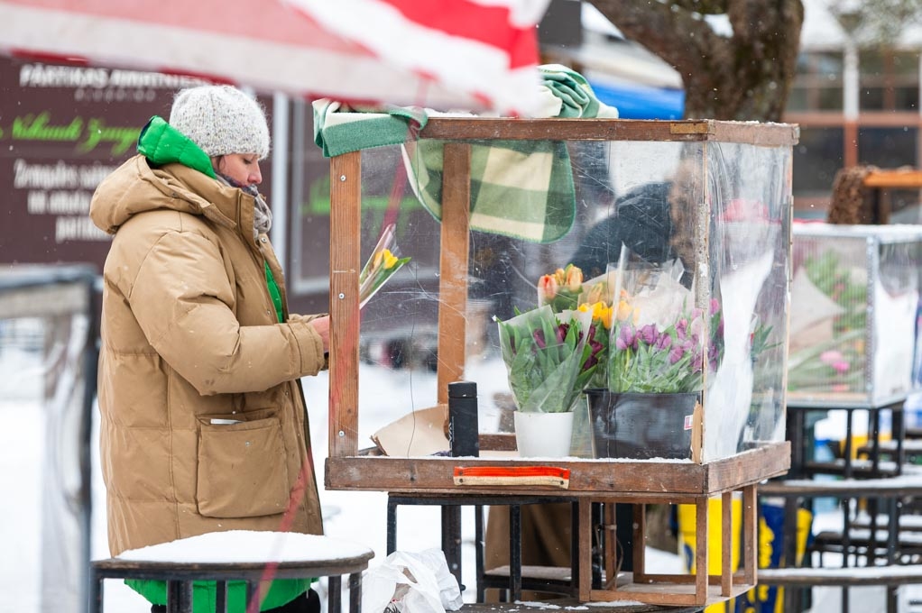 Jelgavnieki steidz pirkt ziedus (FOTO)