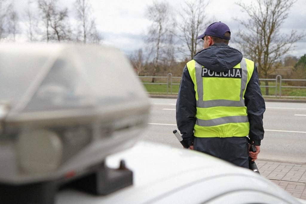 Nākamnedēļ policija pastiprināti kontrolēs atļauto braukšanas ātrumu