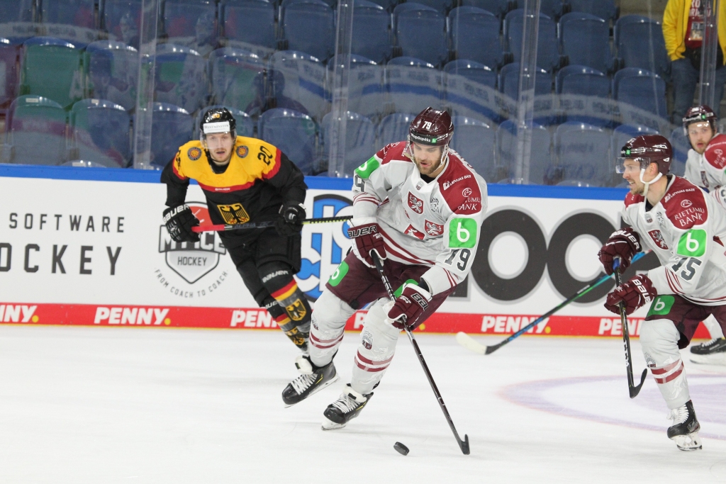 Valdība nelems par iespēju skatītājiem apmeklēt hokeja čempionātu (papildināta)