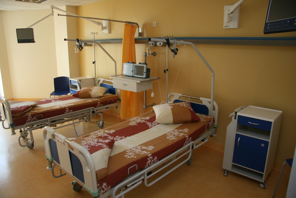 Slimnīcās esošo Covid-19 pacientu skaits sarucis līdz 630