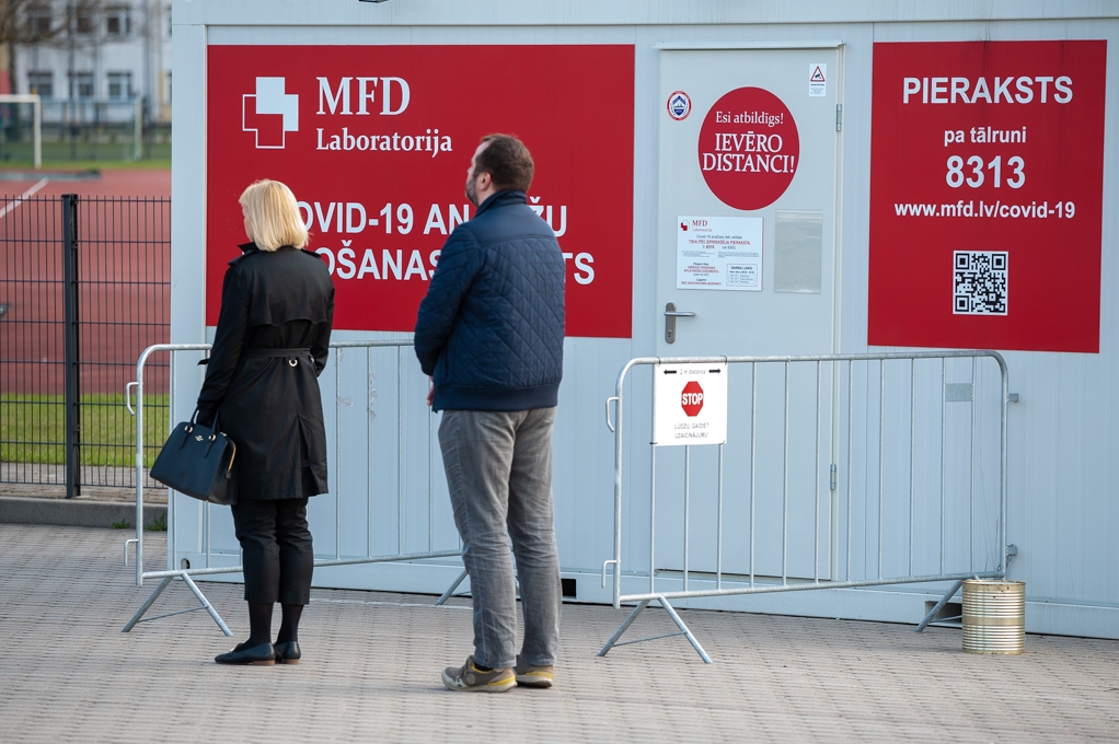 Pagājušajā nedēļā vakcinēšanas pret Covid-19 temps Latvijā nedaudz samazinājies (papildināta)