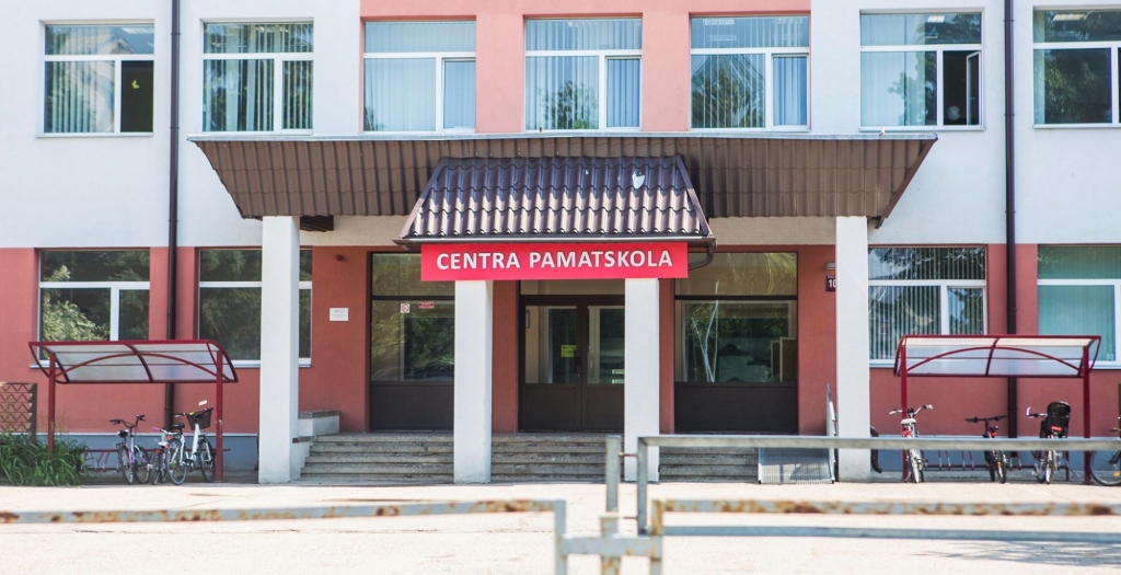 Amatus atstās Jelgavas Centra pamatskolas direktors un bērnudārza "Zemenīte" vadītāja