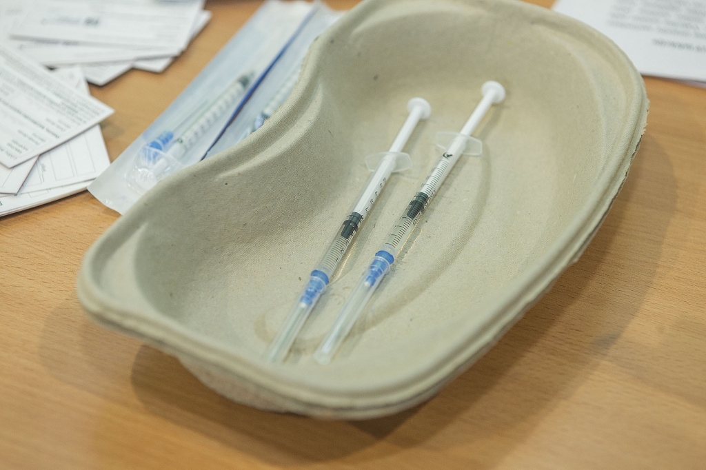 Ceturto nedēļu pēc kārtas Latvijā pret Covid-19 vakcinēti vismaz 100 000 iedzīvotāju
