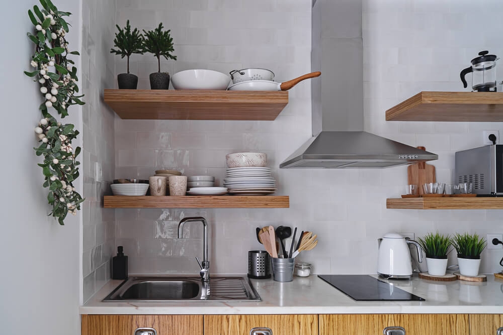 Kā funkcionāli un efektīvi iekārtot mazu virtuvi?