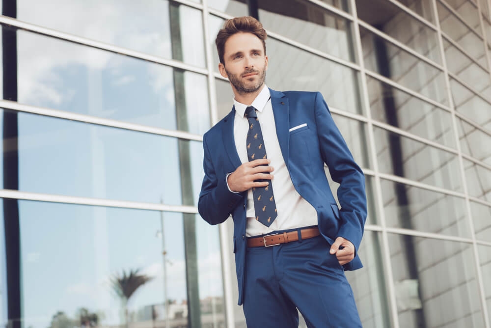 Vīriešu uzvalki - kā izvēlēties piemērotāko?