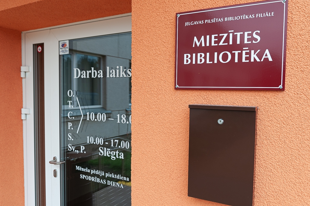 Jelgavas bibliotēkas no septembra atsāks iekasēt kavējuma naudu