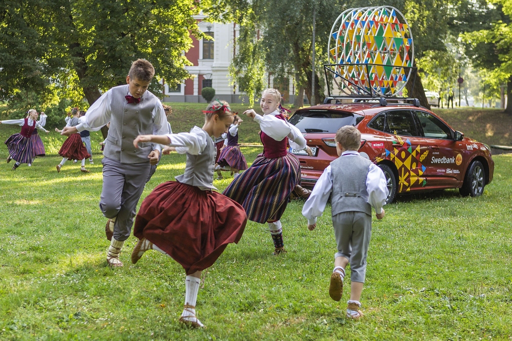 Jelgavas skolēnu radošie kolektīvi - tiešraidē televīzijā