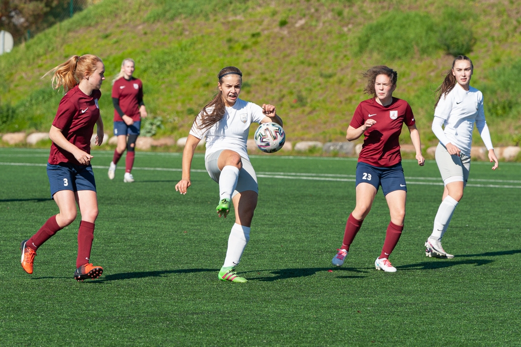 Jelgavas sieviešu futbols manāmi progresējis (FOTO)