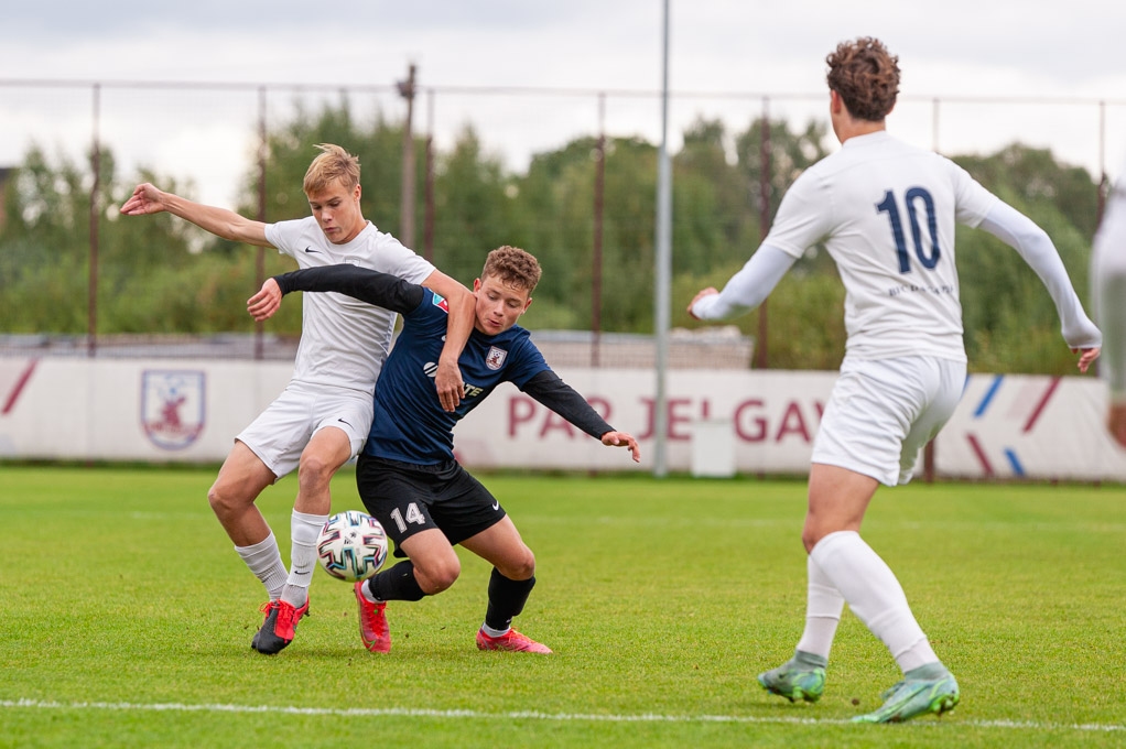 FS “Jelgava U-18” futbolisti uzvar Latvijas čempionus. Vai mūs sagaida vēsturisks panākums? (FOTO)